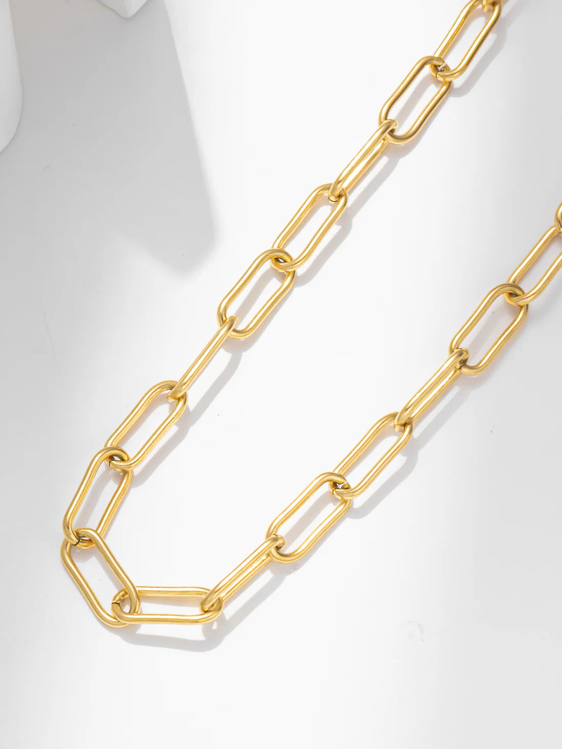 Lien Necklace