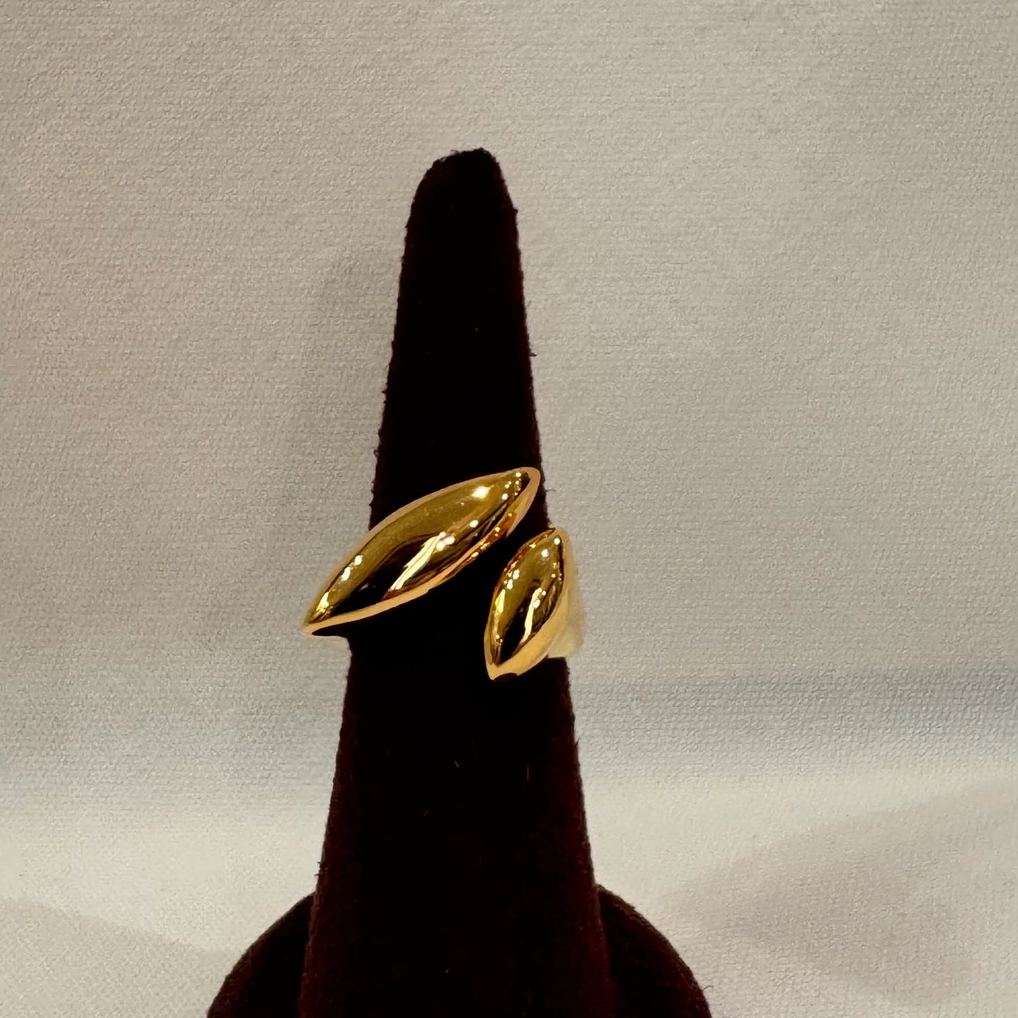Rosa Petal Ring