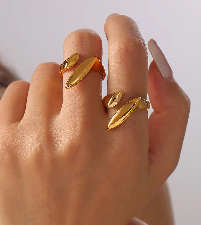 Rosa Petal Ring