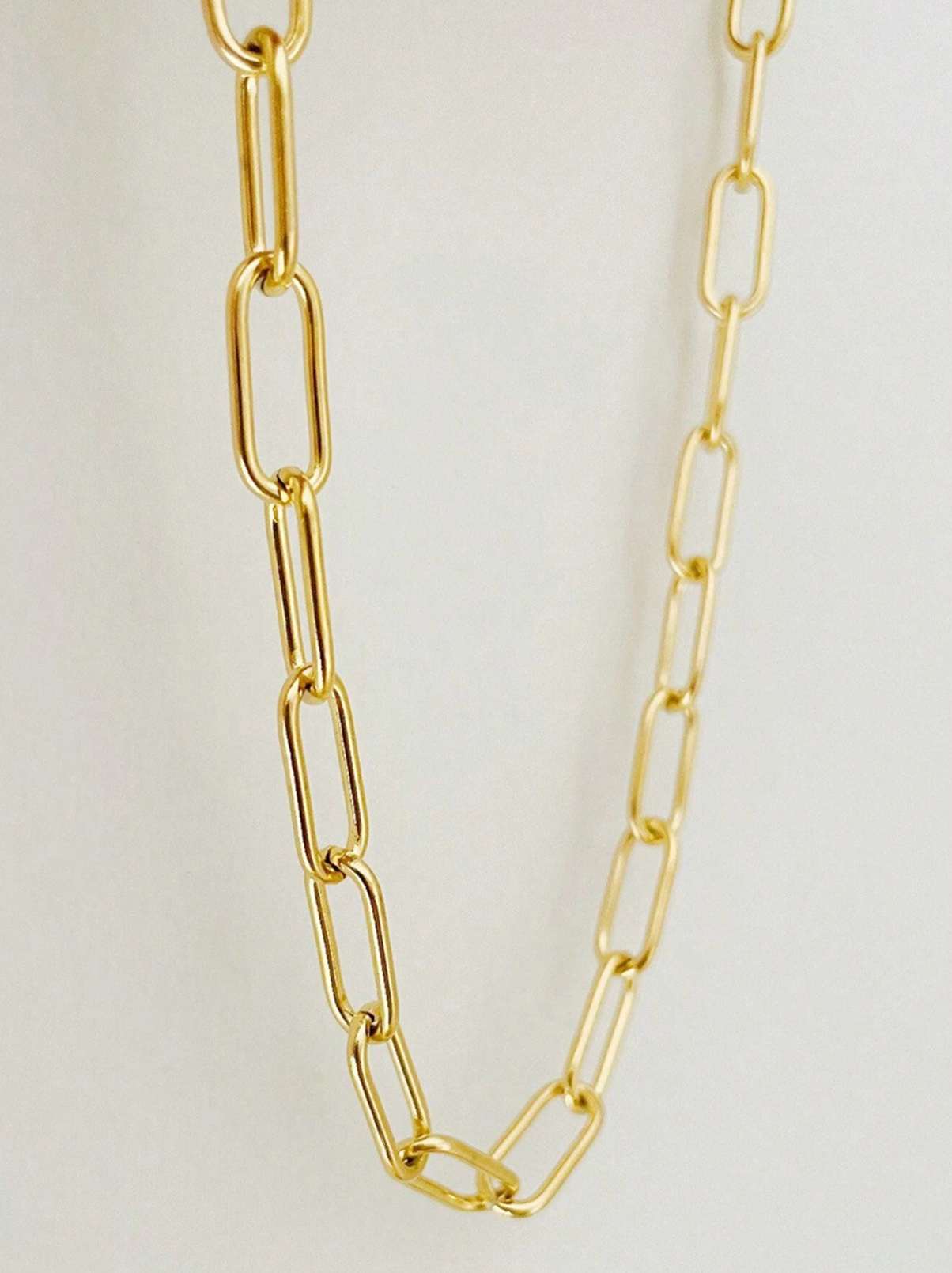 Lien Necklace