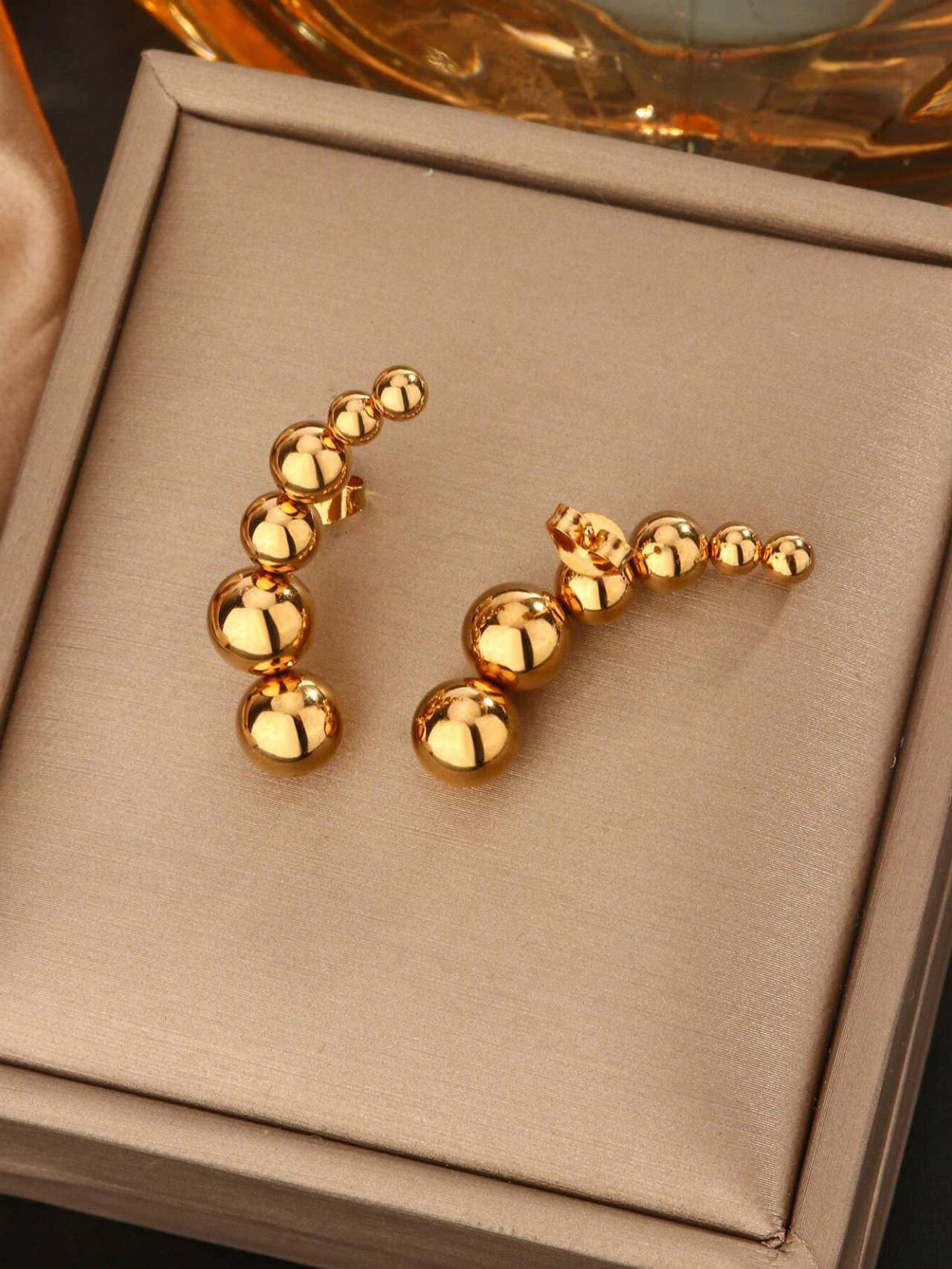 Pois Earrings