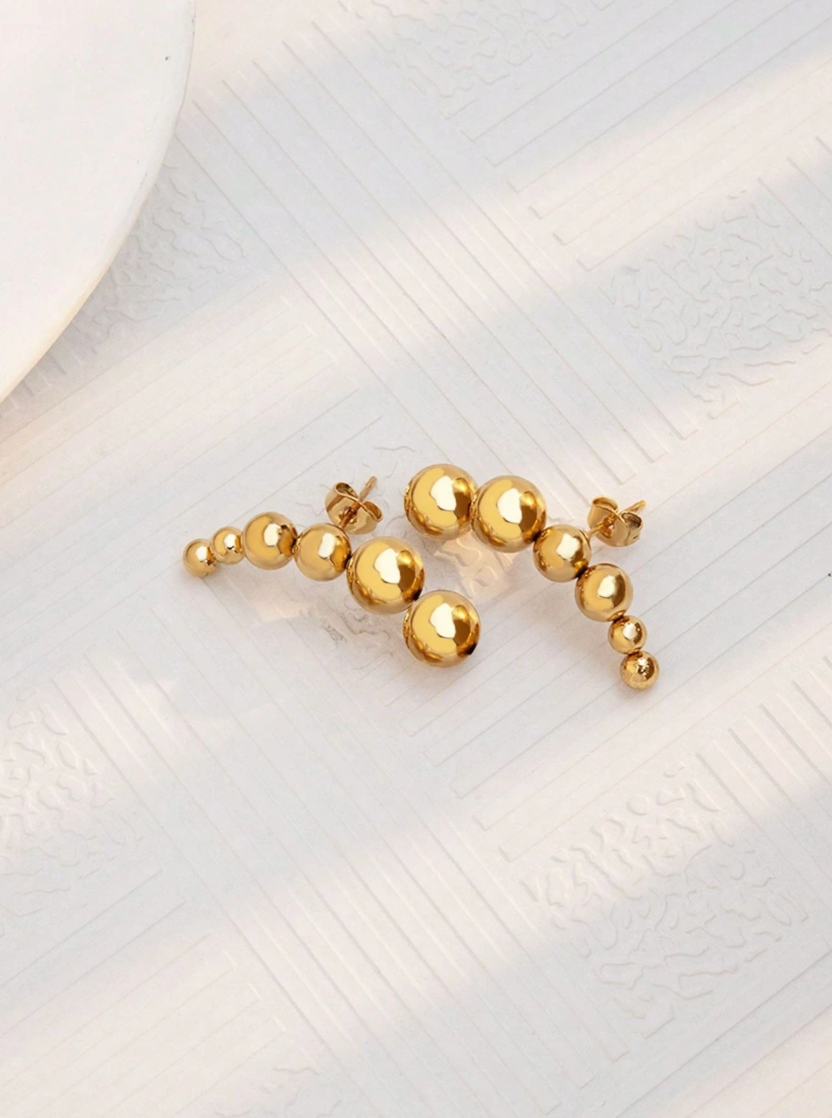 Pois Earrings