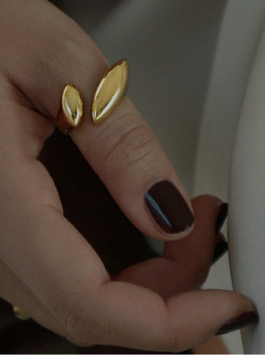 Rosa Petal Ring